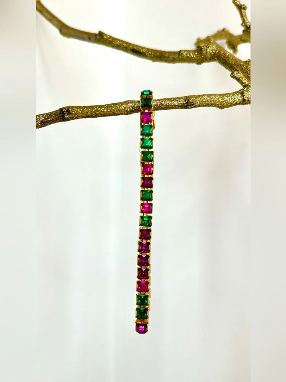 Vintage green fuschia burgundy gold tone tennis gold tone bracelet 7 inches